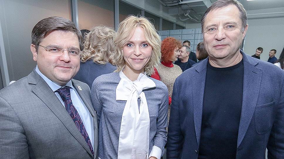 Председатель избиркома Екатеринбурга Илья Захаров, сотрудник полпредства в УрФО Мария Сергеева и депутат заксобрания Свердловской области Вячеслав Вегнер, 