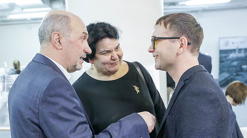 Член наблюдательного совета УрФУ Анатолий Матерн, проректор по информационной политике УрФУ Раиса Иваницкая и главный редактор ИД «Коммерсантъ-Урал» Николай Яблонский 