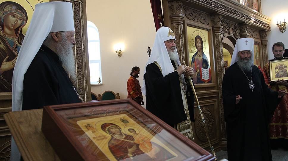 Патриарх Кирилл во время визита в Алапаевск.