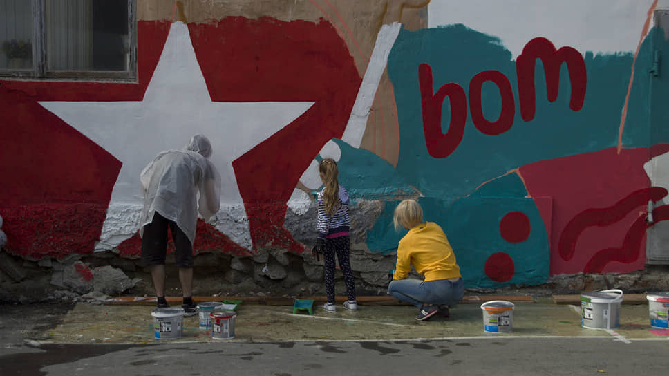 В Екатеринбурге в десятый раз прошел фестиваль уличного искусства Stenograffia (Стенограффия)