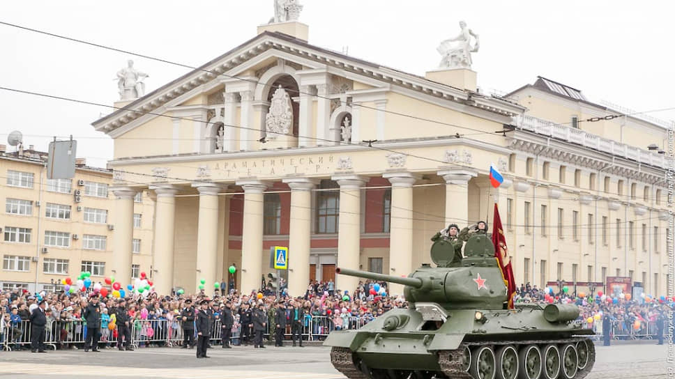 Военный парад в честь Дня Победы 9 мая в Нижнем Тагиле

