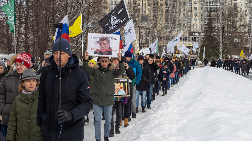 В марше приняли участие около 500 человек