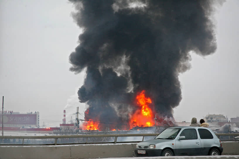 Пожар на рынке &quot;Таганский ряд&quot;в Екатеринбурге в 2011 году 