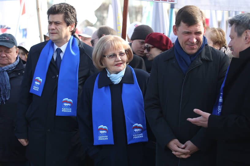 Демонстрация и митинг, посвященные Празднику Весны и Труда, 1 мая, в Екатеринбурге. Слева направо: мэр Екатеринбурга Александр Высокинский, председатель законодательного собрания Свердловской области Людмила Бабушкина, губернатор Свердловской области Евгений Куйвашев. 2019 год