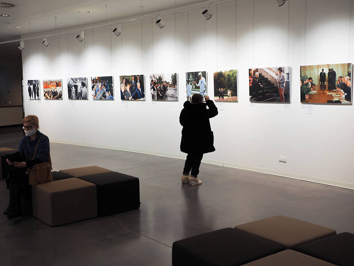 Фотовыставка «Борис Ельцин: в галстуке и без» в Ельцин Центре
