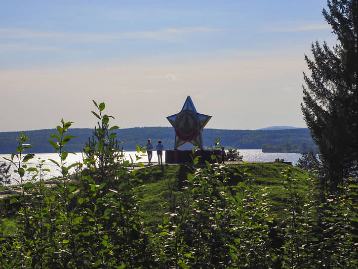 Монумент &quot;Орден Славы&quot;. Нижняя Тура