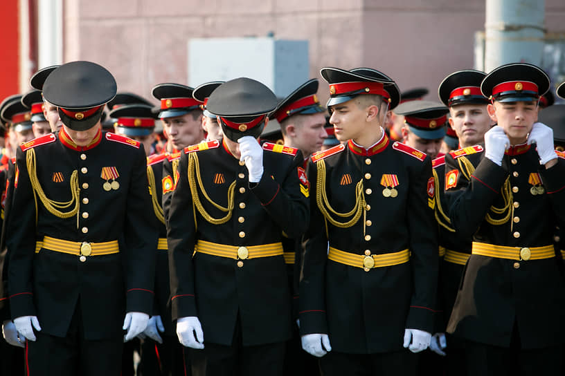 Военный парад на площади 1905 года