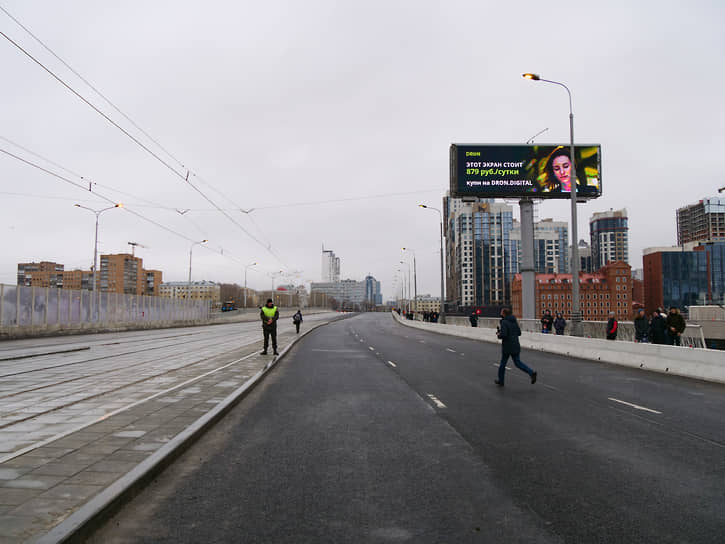 Церемония открытия движения по Макаровскому мосту