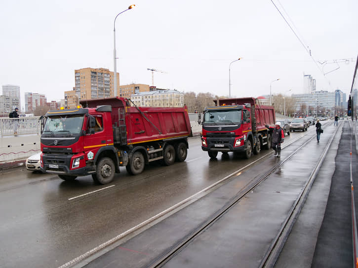 Церемония открытия движения по Макаровскому мосту