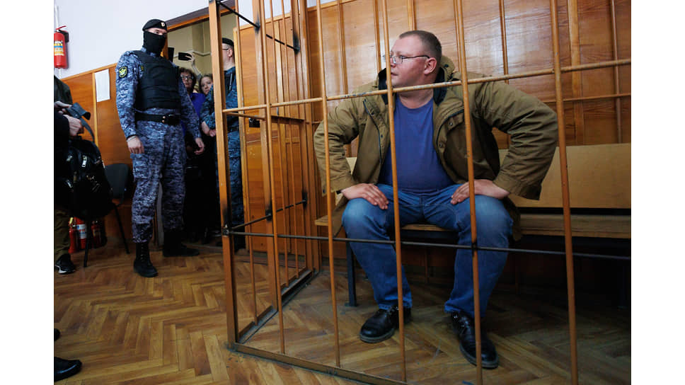 Вынесение меры пресечения активисту Ярославу Ширшикову в Верх-Исетском районном суде в Екатеринбурге