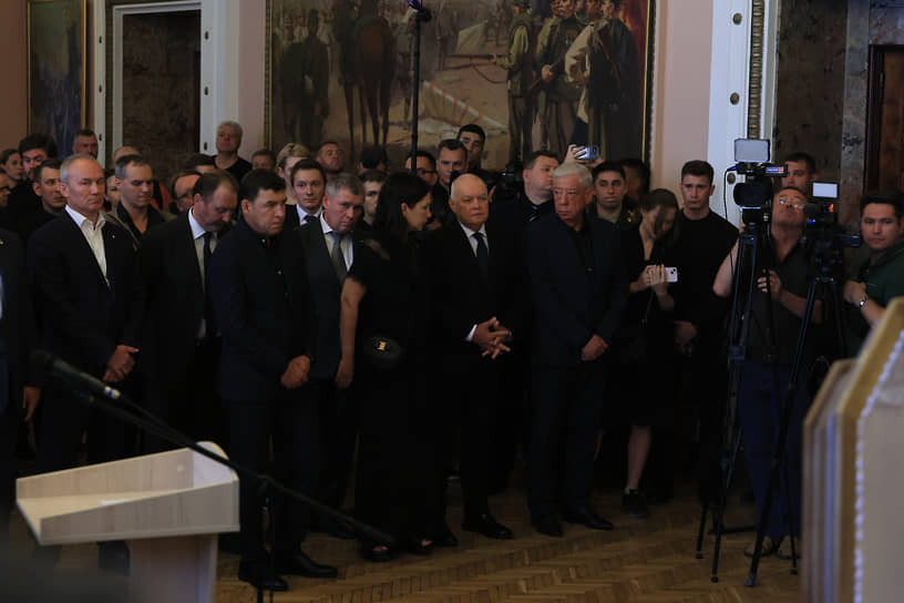 Церемония прощания с военным корреспондентом "РИА Новости" Ростиславом Журавлевым