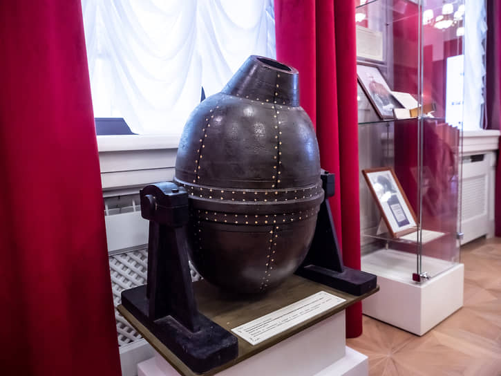 Выставка вещей, связанных с династией Демидовых