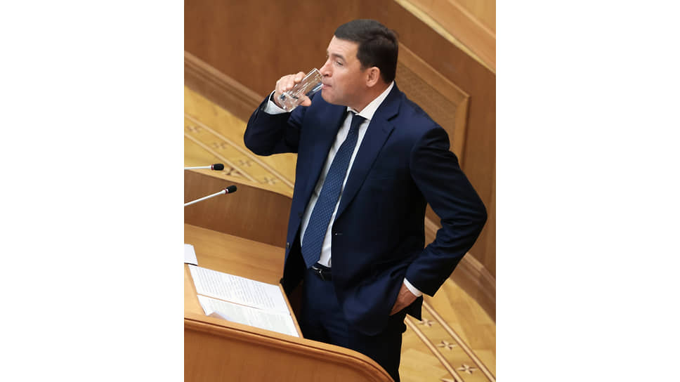 Губернатор Свердловской области Евгений Куйвашев после выступления на заседании Законодательного собрания Свердловской области