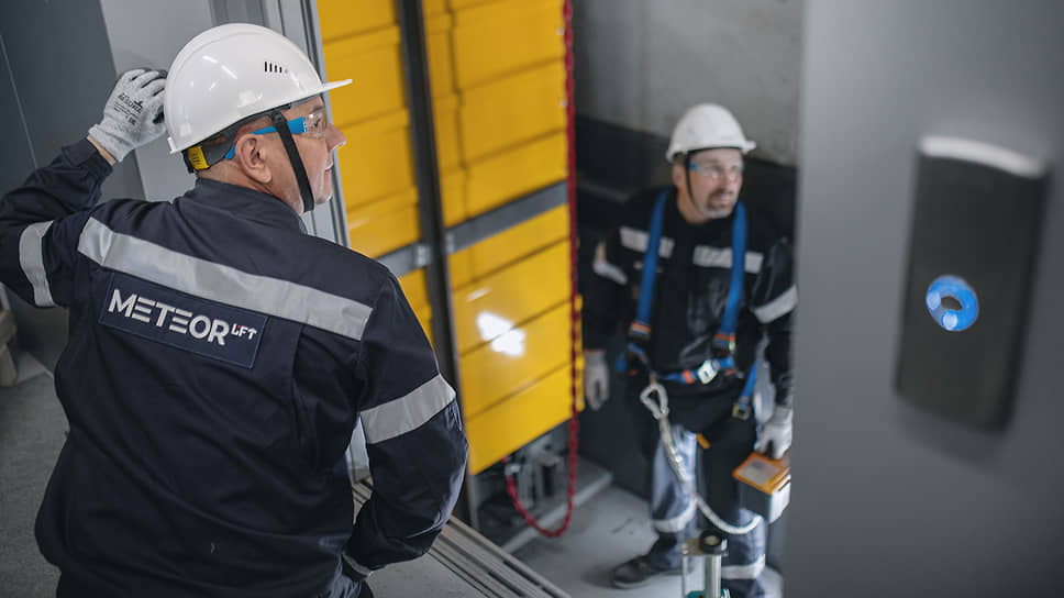 Выполнение технического обслуживания METEOR Lift в шахте