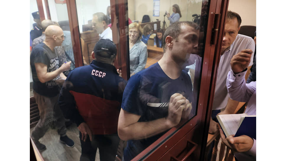 Вынесение приговора по делу о массовом отравлении суррогатным алкоголем, от которого скончались 44 человека, в Чкаловском районном суде Екатеринбурга