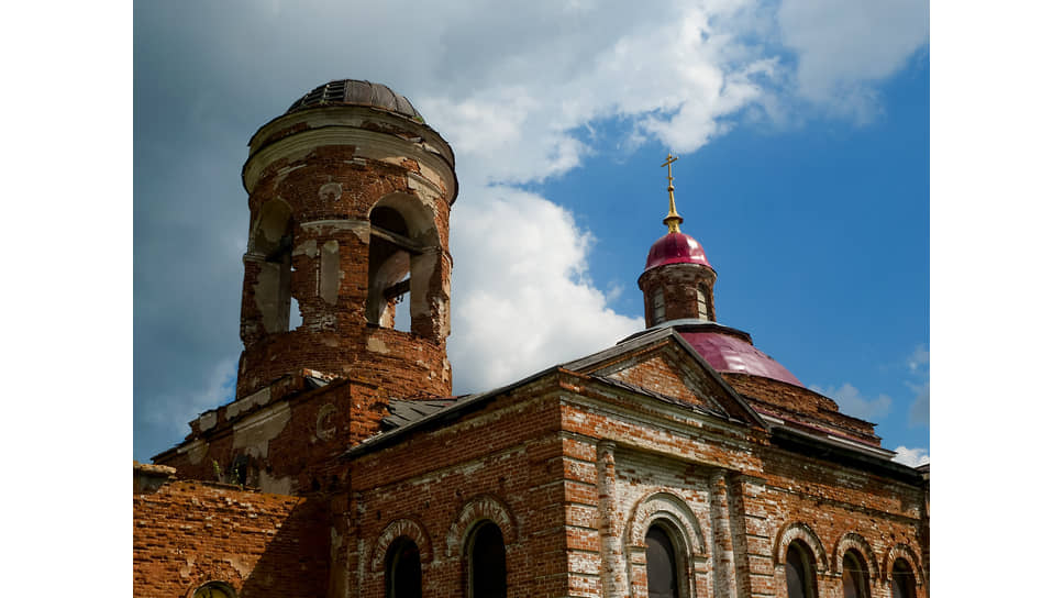 Храм святого великомученика Георгия Победоносца в селе Камышево 