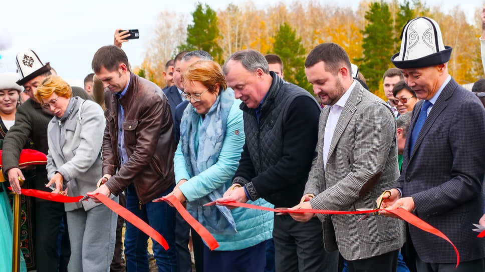 Церемония открытия этнокультурного юрточного городка