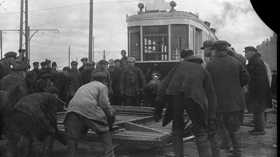 Запуск первого трамвая в Свердловске. 1929 год