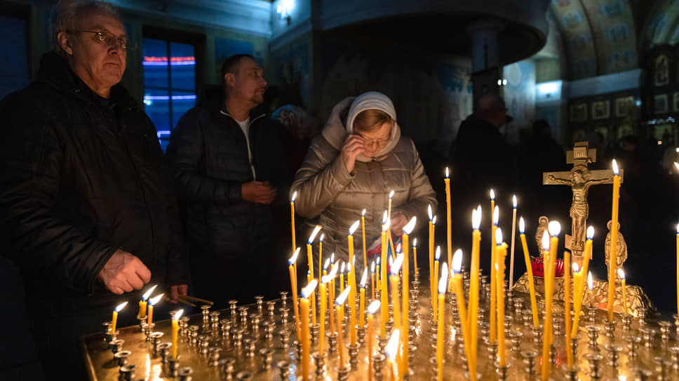 Праздничное богослужение по случаю Рождества Христова в Свято-Троицком кафедральном соборе