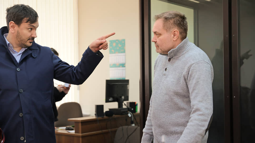 Бывший глава городского округа Дегтярск Вадим Пильников (справа) 