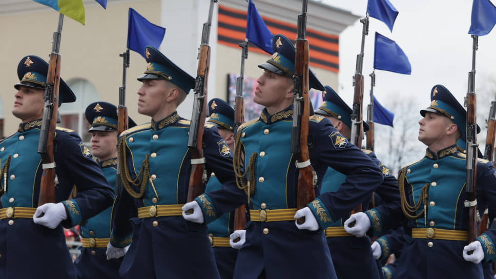 Военный парад в Верхней Пышме