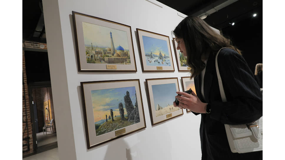 Открытие выставки &quot;Российский фестиваль искусств&quot; в Международном центре искусств &quot;Главный проспект&quot; в Екатеринбурге