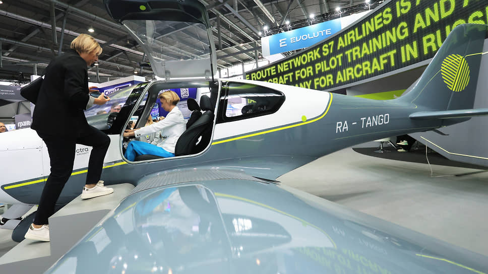 Учебно-тренировочный самолет Tango компании Spectra Aircraft (S7 Group)