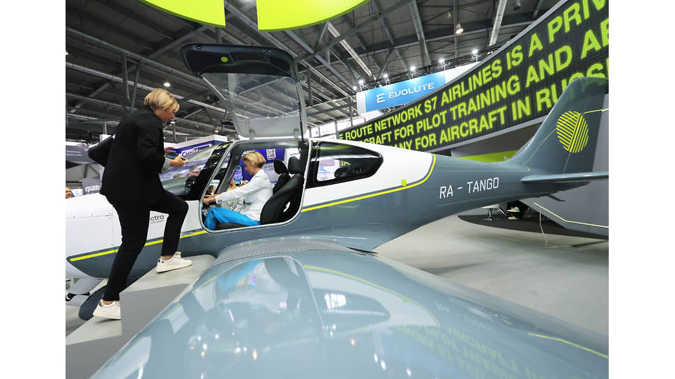 Учебно-тренировочный самолет Tango компании Spectra Aircraft (S7 Group)
