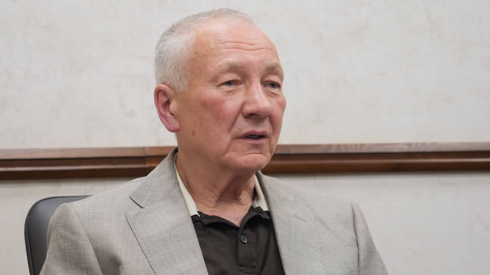 Бывший заместитель главы Екатеринбурга Виктор Контеев во время интервью после условно-досрочного освобождения