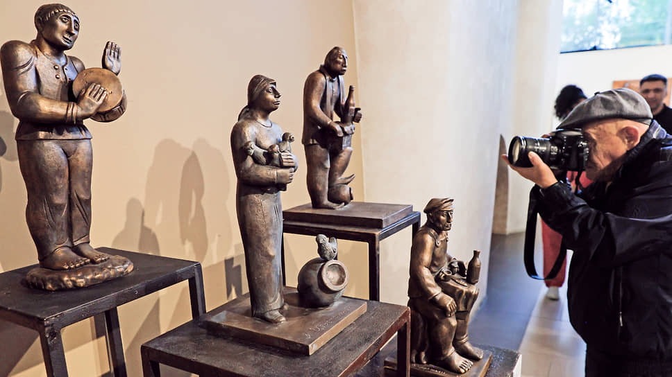 Церемония открытия выставки "Зураб Церетели. Я садовником родился" в Международном центре искусств "Главный проспект"