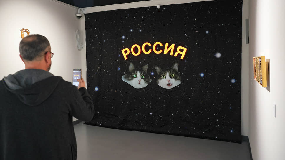 Оба художника стремятся раскрыть метафизическое измерение повседневности, оперируя лишь ее производными, но действуют принципиально разными способами