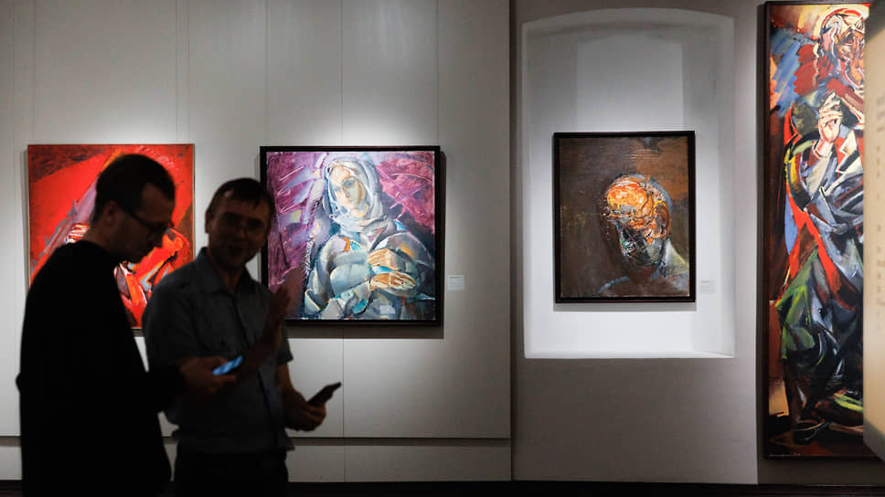 Работы Виктора Калинина представлены в собраниях Государственной Третьяковской галереи, Государственного Русского музея и других художественных музеев в России, Казахстане, Кыргызстане, Украине, Словакии, Германии и США