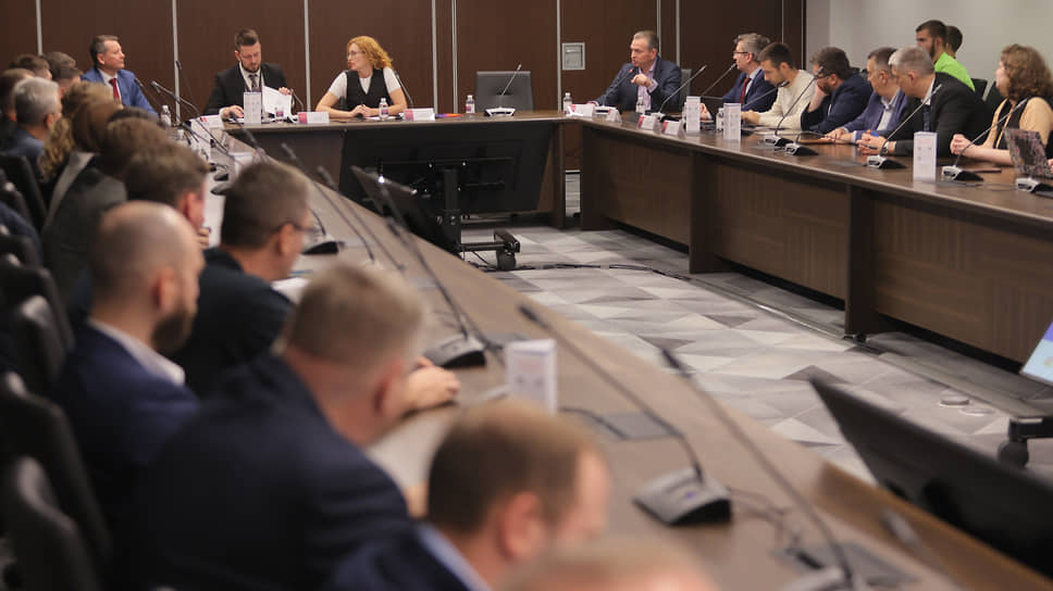 Сессия «Современная городская среда: управление, планирование и цифровые технологии» на «Форуме будущего» в Екатеринбурге 