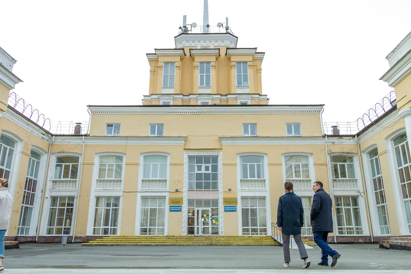 Виды Среднеуральска. Дворец культуры энергетиков