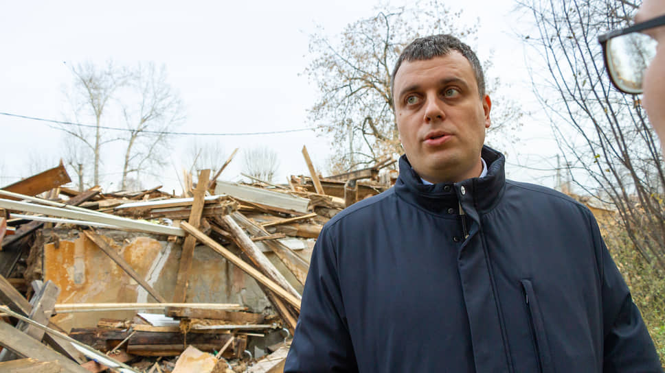 Глава Среднеуральска Алексей Стасенок во время интервью