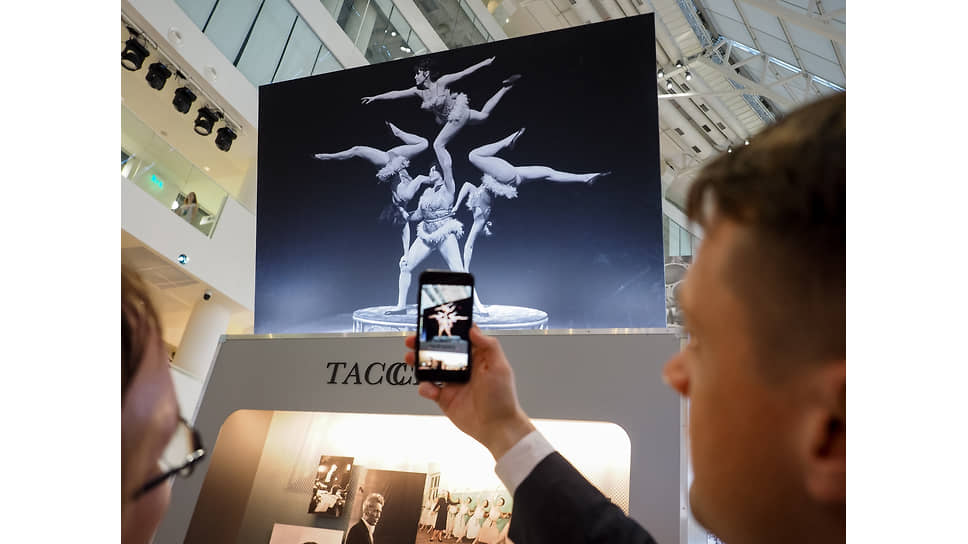 Фотовыставка ТАСС «Главные кадры» в атриуме Ельцин-центра, 2018 г.