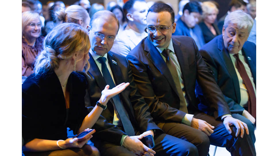 Исполнительный директор АО «Коммерсантъ» в Екатеринбурге Марина Архипова, заместитель губернатора Свердловской области, министр по управлению государственным имуществом Свердловской области Алексей Кузнецов, и.о. заместителя Губернатора Свердловской области, министр инвестиций и развития Свердловской области Димитрий Ионин и первый заместитель председателя Законодательного собрания Свердловской области Аркадий Чернецкий