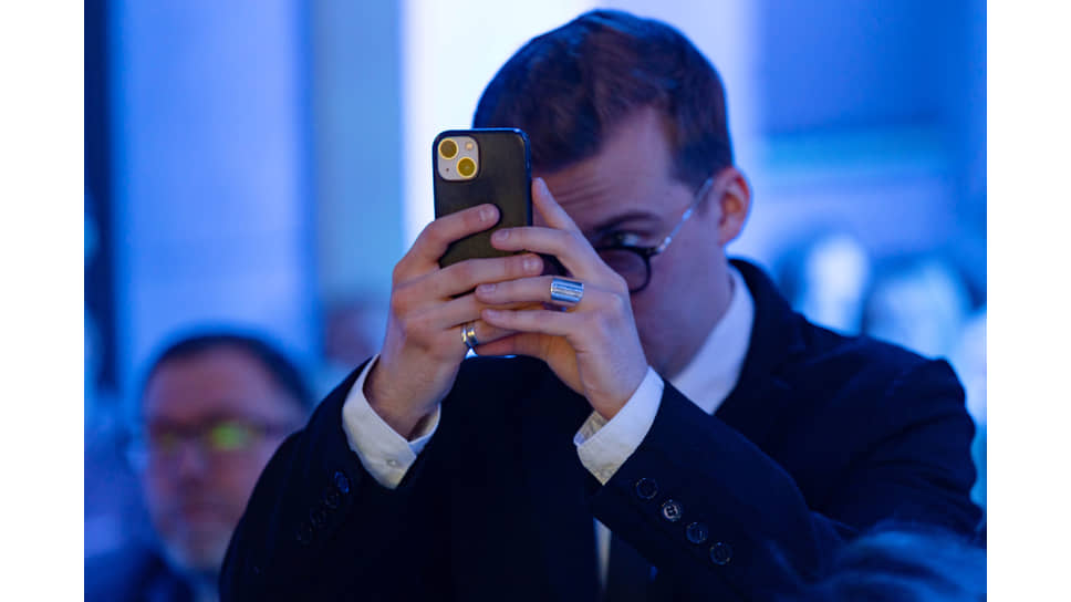 Зрители во время церемонии вручения наград «Коммерсантъ года» в креативном кластере «Домна»