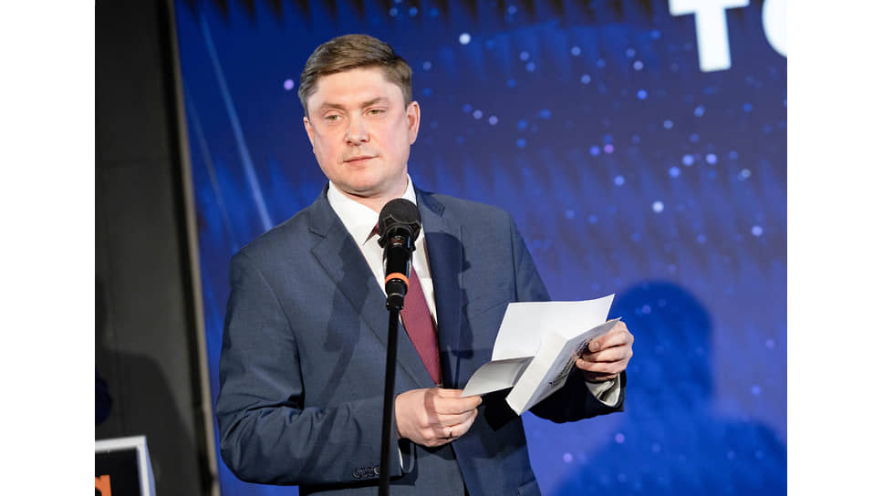 Директор департамента потребительского рынка и услуг администрации Екатеринбурга Максим Чаплыгин во время объявления победителей в номинации «Торговля»