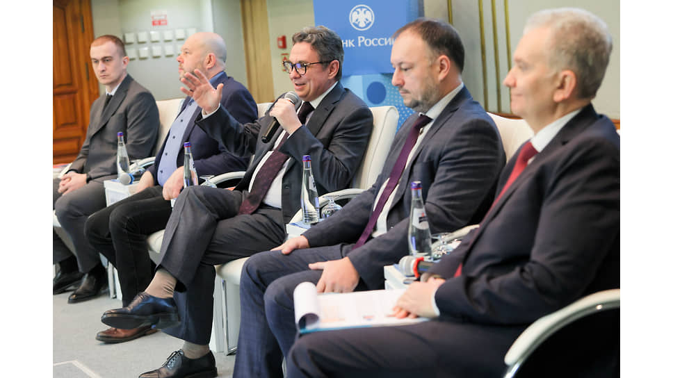 Коммуникационная сессия Свердловского отделения Банка России с представителями регионального бизнеса «Влияние денежно-кредитной политики Банка России на экономику страны и регионов» в Екатеринбурге