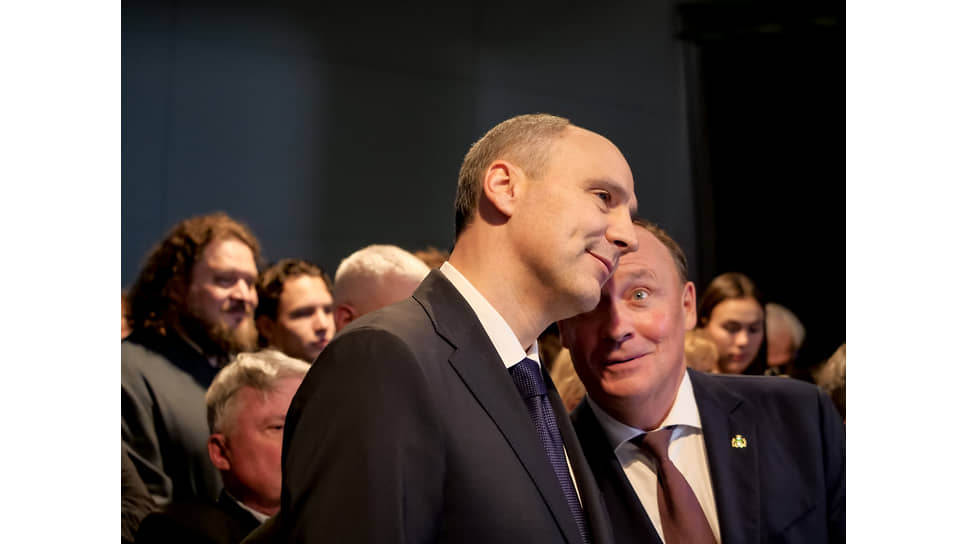 Торжественные мероприятия, посвященные 10-летнему юбилею Президентского центра Бориса Ельцина в Екатеринбурге. Открытие выставки «10 лет в Центре» об истории Ельцин-центра. Губернатор Свердловской области Денис Паслер (слева) и глава Екатеринбурга Алексей Орлов (справа) во время мероприятия