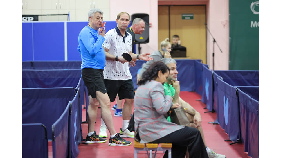 Депутат Законодательного собрания Свердловской области Виктор Бабенко и заместитель главы Екатеринбурга Константин Шевченко во время мероприятия