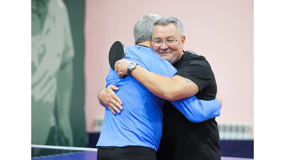 Депутат Виктор Бабенко и собственник строительной компании &quot;Формула строительства&quot; Евгений Архипов после матча