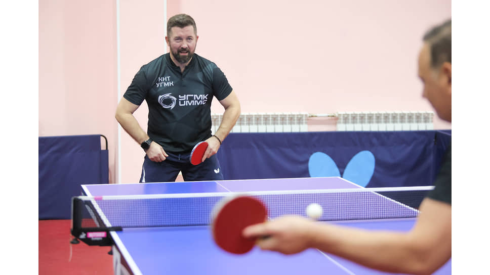Директор ассоциации клуба настольного тенниса УГМК Дмитрий Балаченков во время турнира 