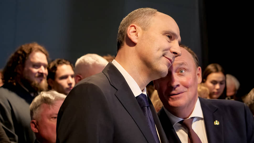 Губернатор Свердловской области Денис Паслер (слева) и глава Екатеринбурга Алексей Орлов (справа)