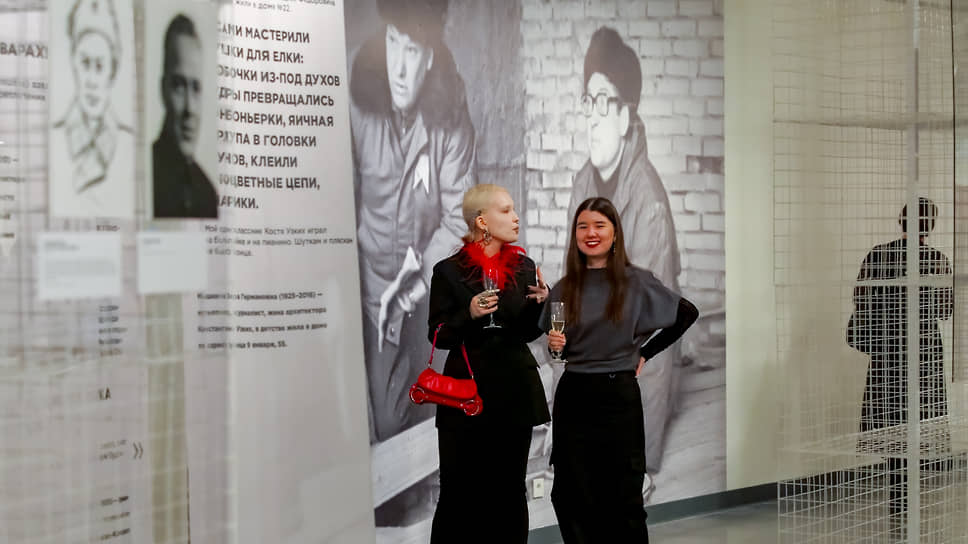 Выставка «10 лет в Центре», посвященная истории зарождения и создания Президентского центра Бориса Ельцина, расположилась на двух этажах арт-галереи