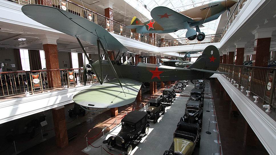 В выставочном центре разместилось свыше 200 редчайших военных и гражданских экспонатов