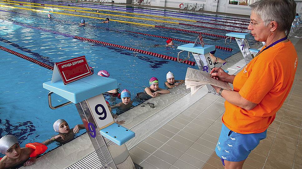 Обучение плаванию детей входит в большинство программ поддержки детского спорта уральскими предприятиями
