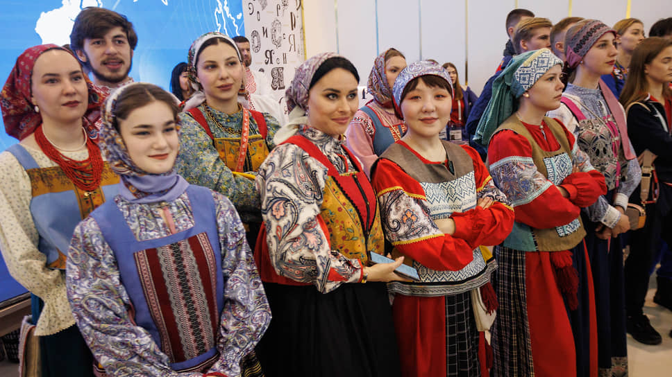 В культурной программе дня Тюменской области участвовало более 170 артистов