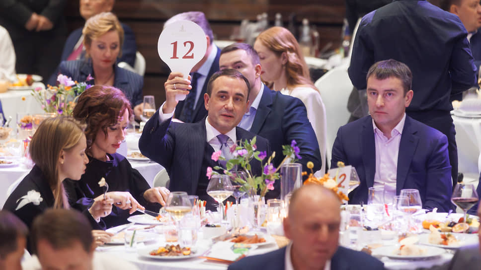 Ежегодно в Екатерининской Ассамблее принимают участие политики, бизнесмены и деятели культуры